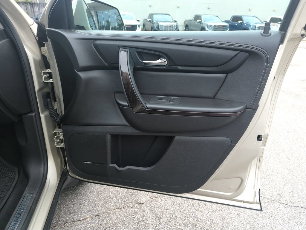 Used 2016 Chevrolet Traverse LTZ FWD image 36