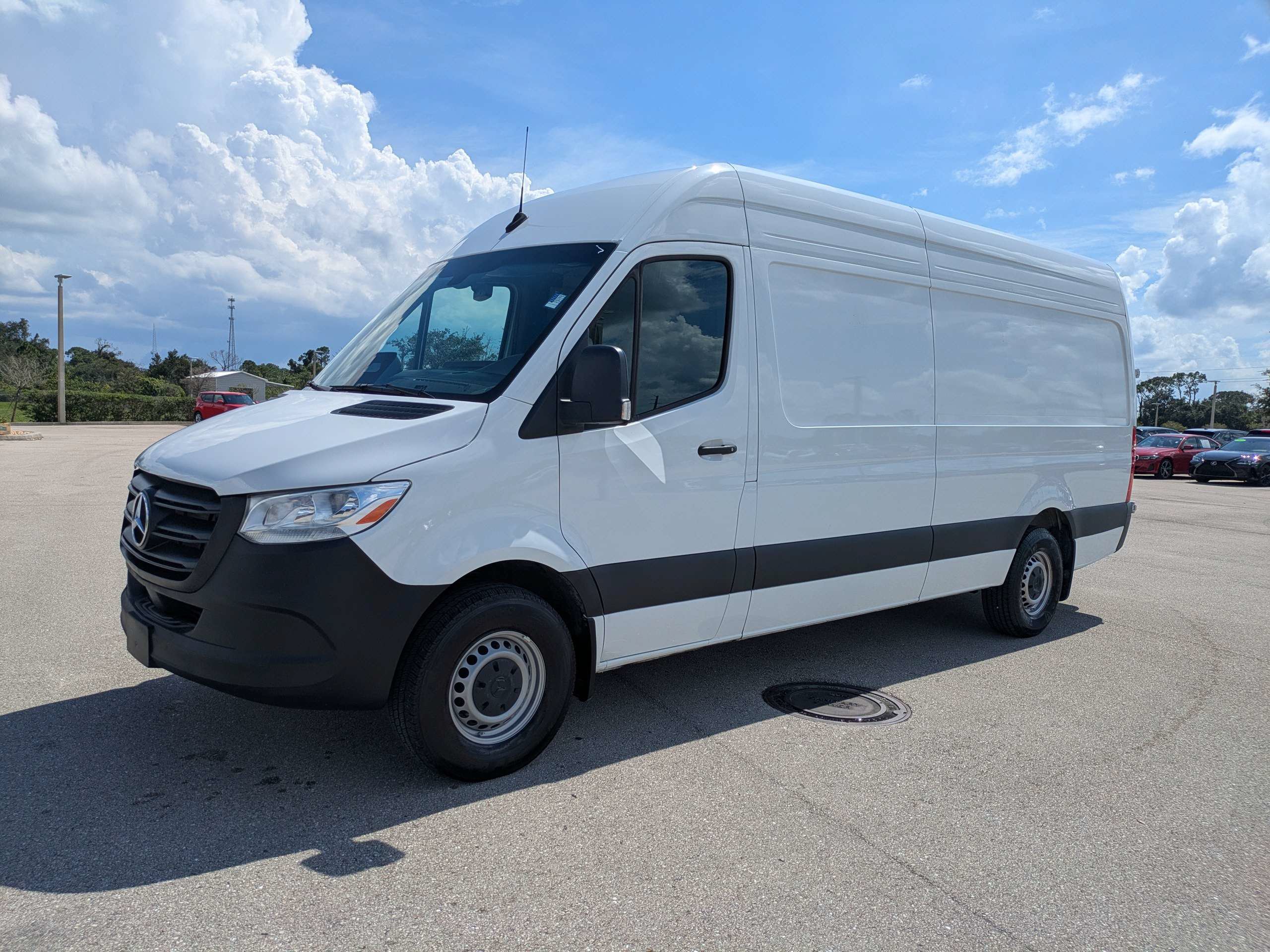 Used 2025 Mercedes-Benz Sprinter 2500 image 7