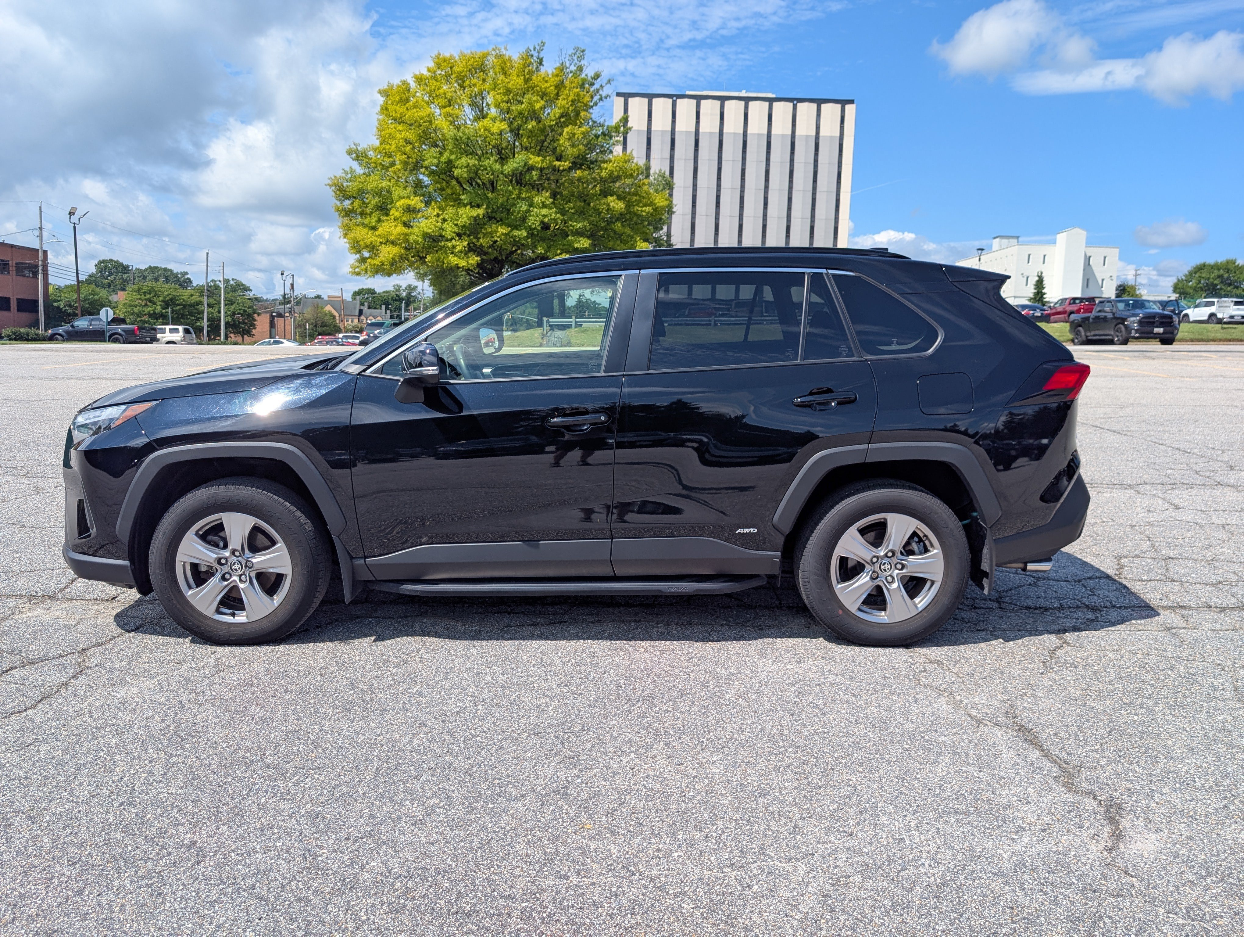 Used 2023 Toyota RAV4 XLE w/ Convenience Package AWD/4WD image 6