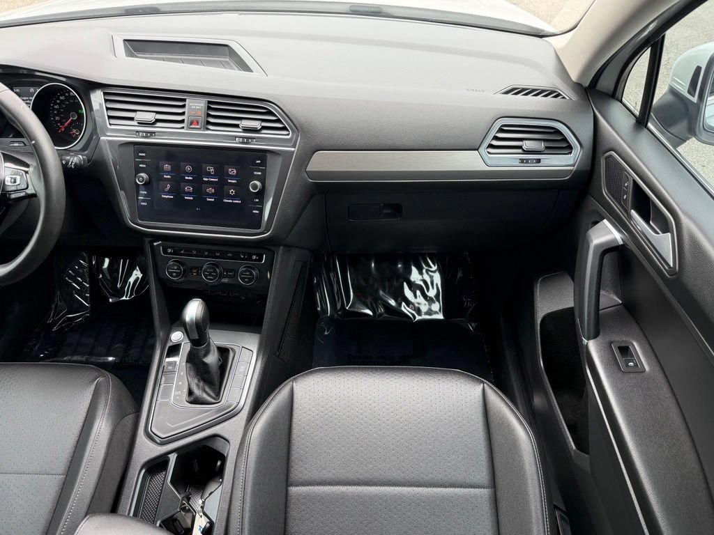 Used 2020 Volkswagen Tiguan SE FWD image 23