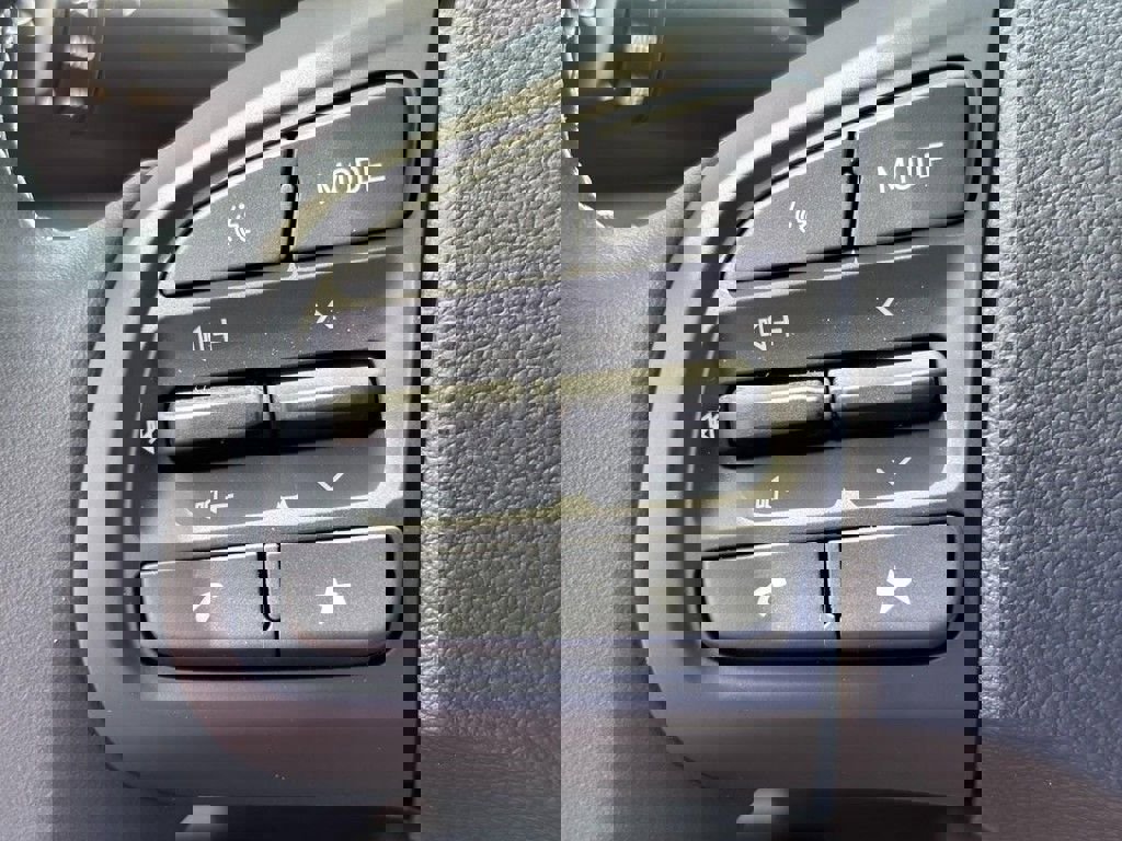 Certified 2025 Hyundai Venue Limited image 12