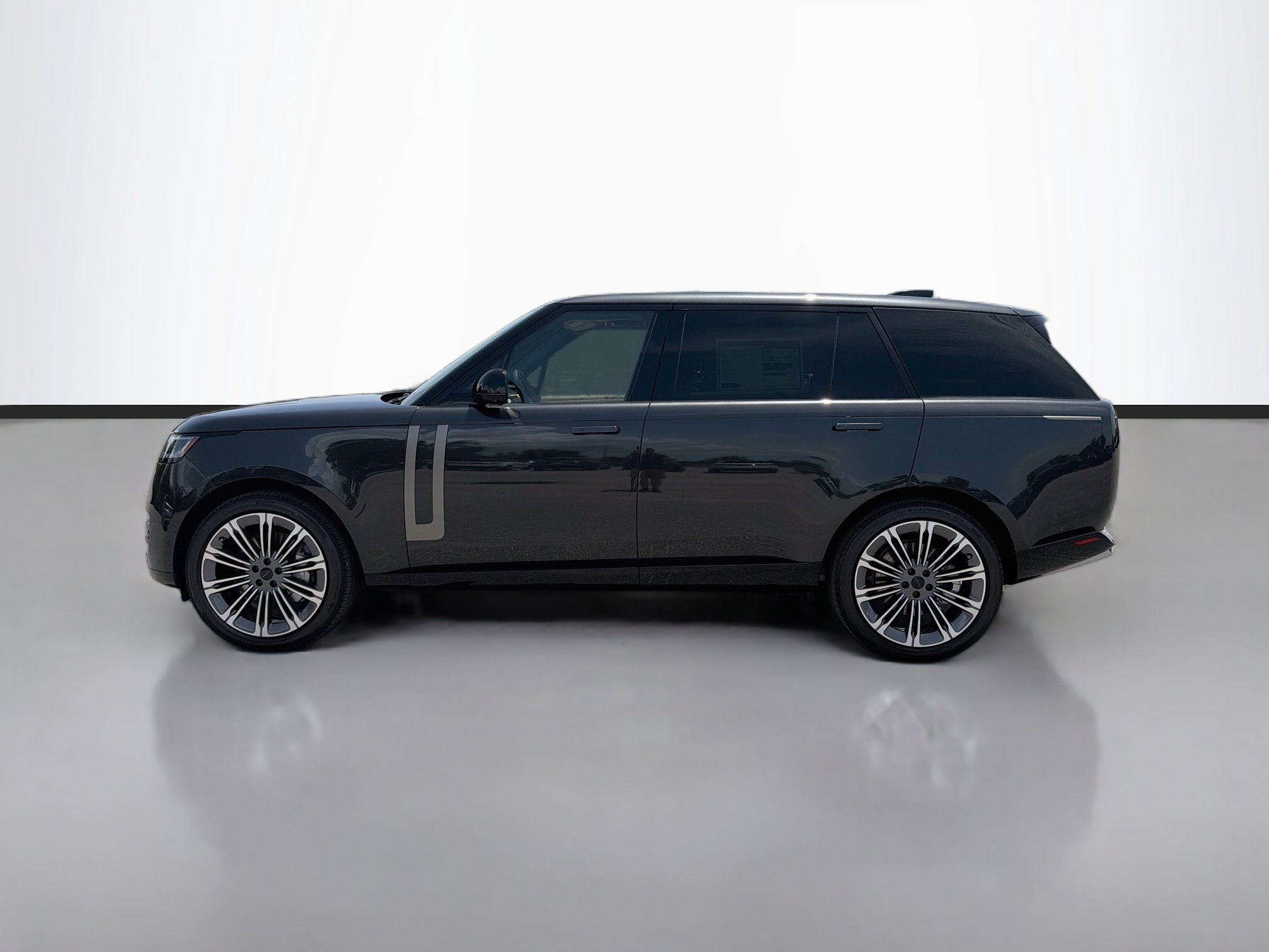 New 2026 Land Rover Range Rover Long Wheelbase SE AWD/4WD image 2