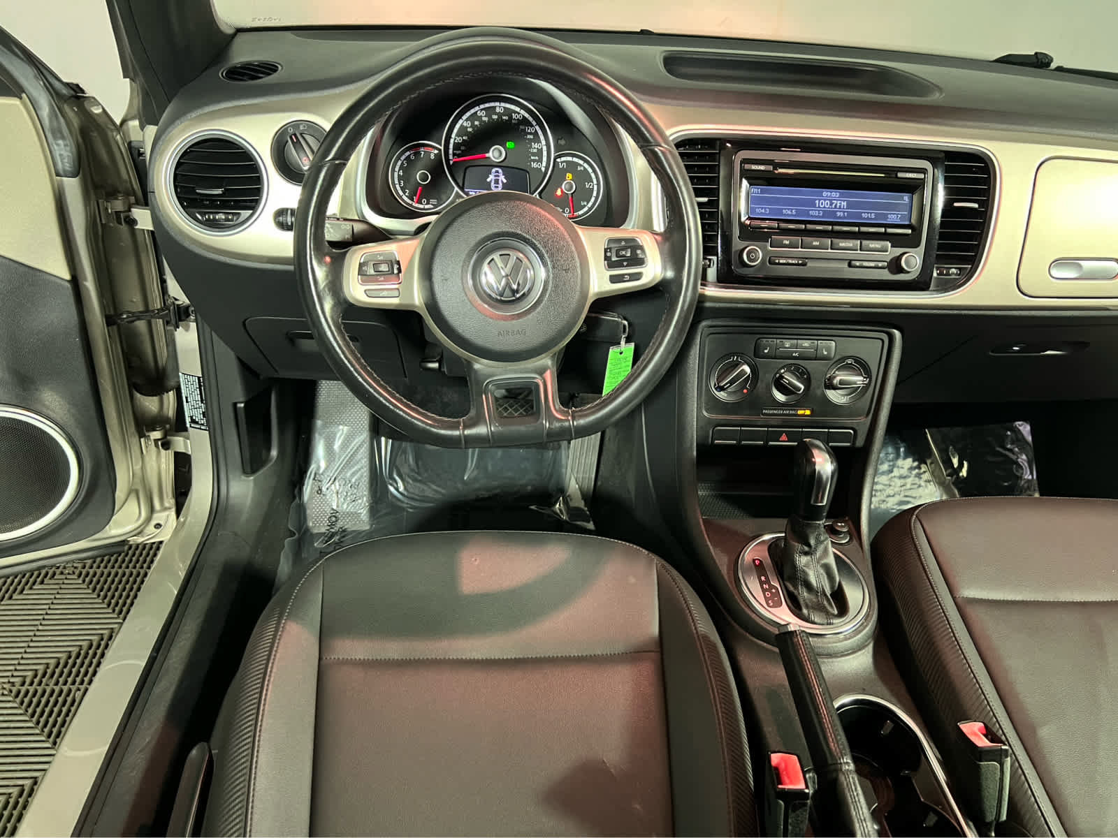 Used 2014 Volkswagen Beetle 2.5 image 12