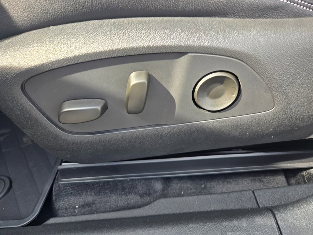 New 2026 Chevrolet Blazer EV LT image 17