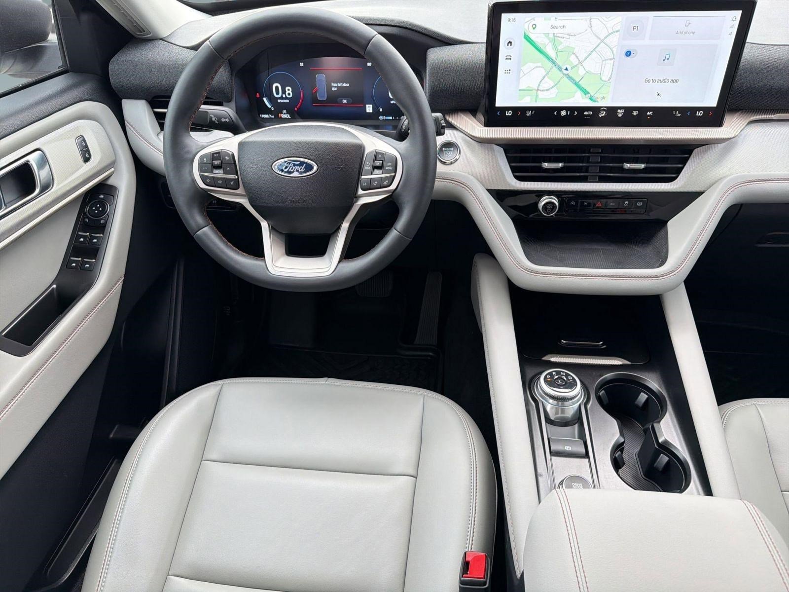 Used 2025 Ford Explorer Active w/ Active Comfort Package image 27