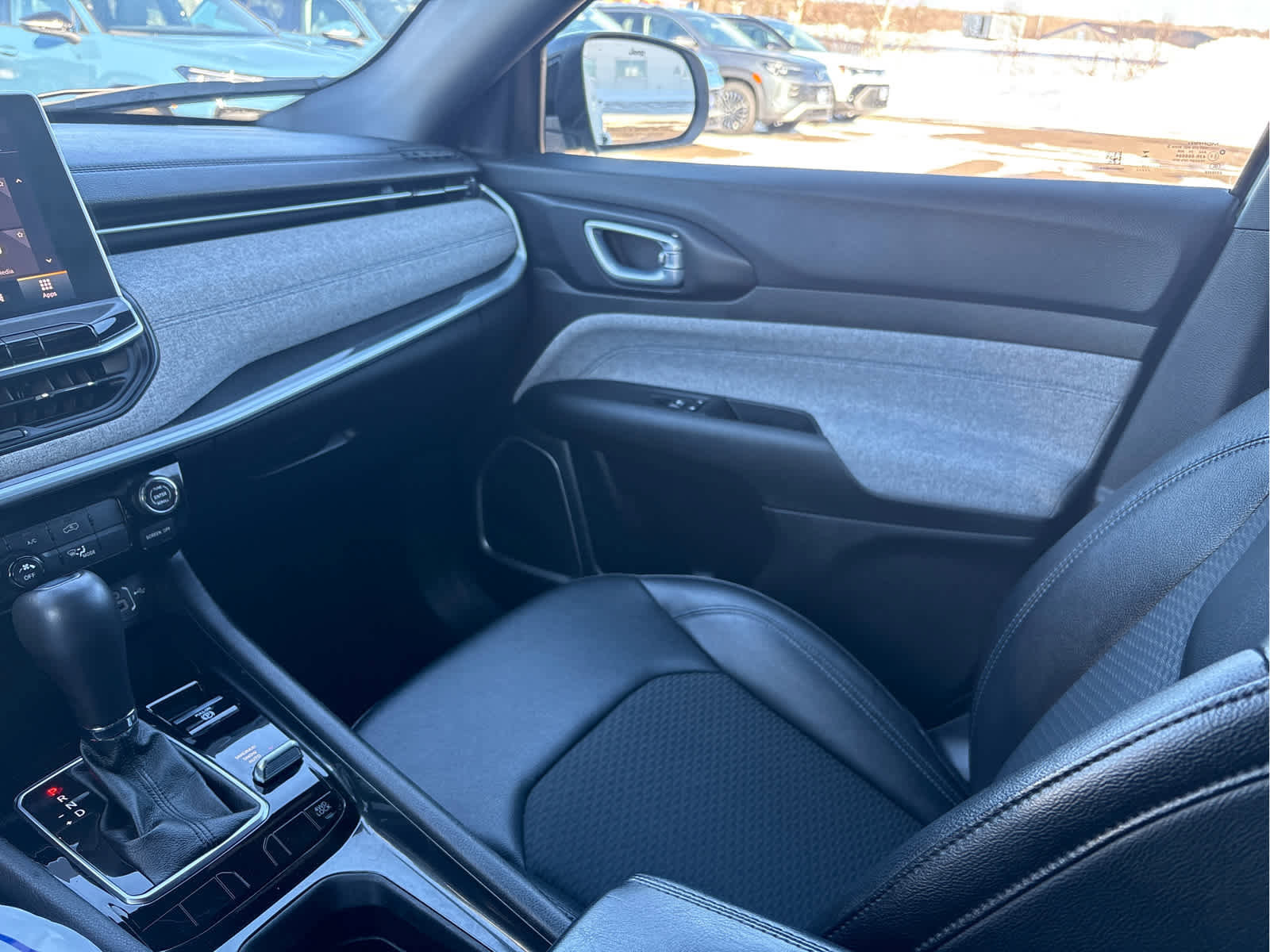 Used 2024 Jeep Compass Latitude image 26