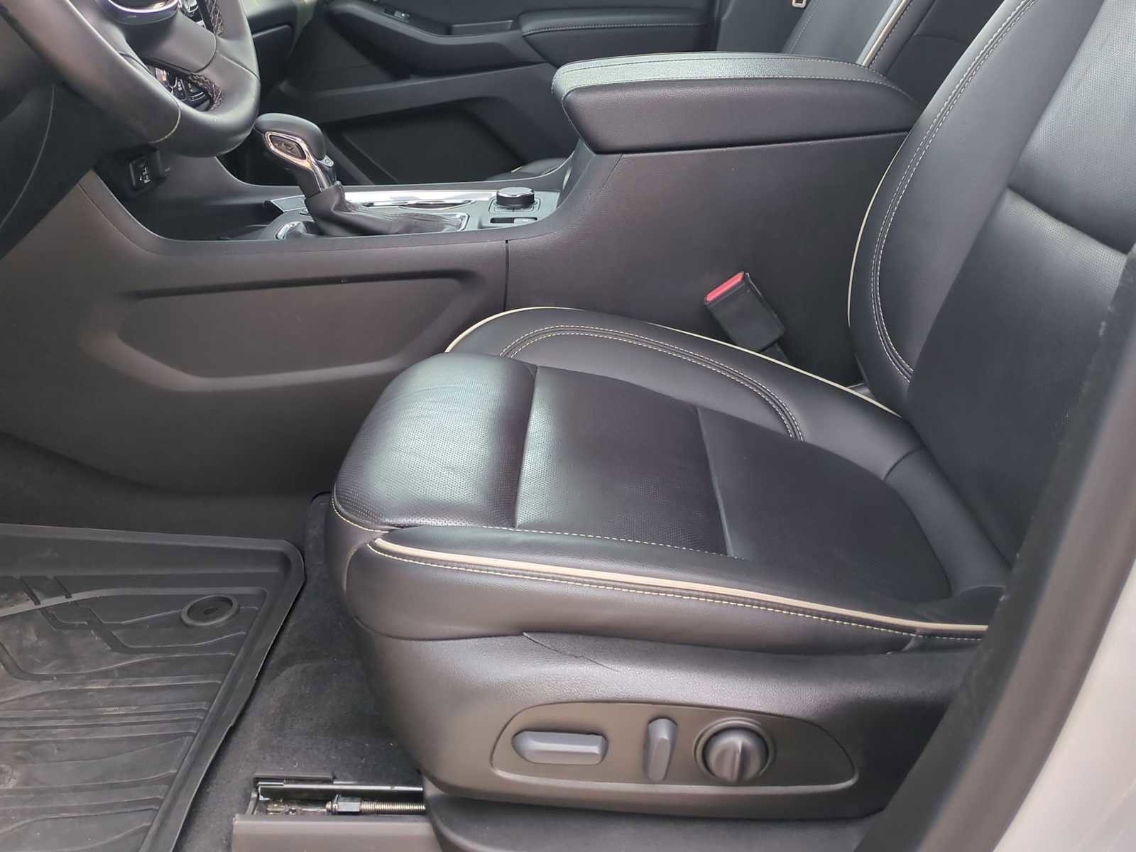Used 2023 Chevrolet Traverse Premier w/ LPO, Floor Liner Package image 20
