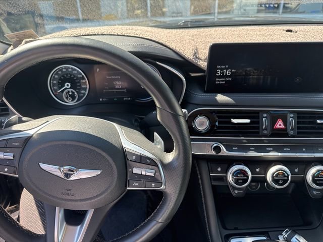 Used 2023 Genesis G70 2.0T image 3
