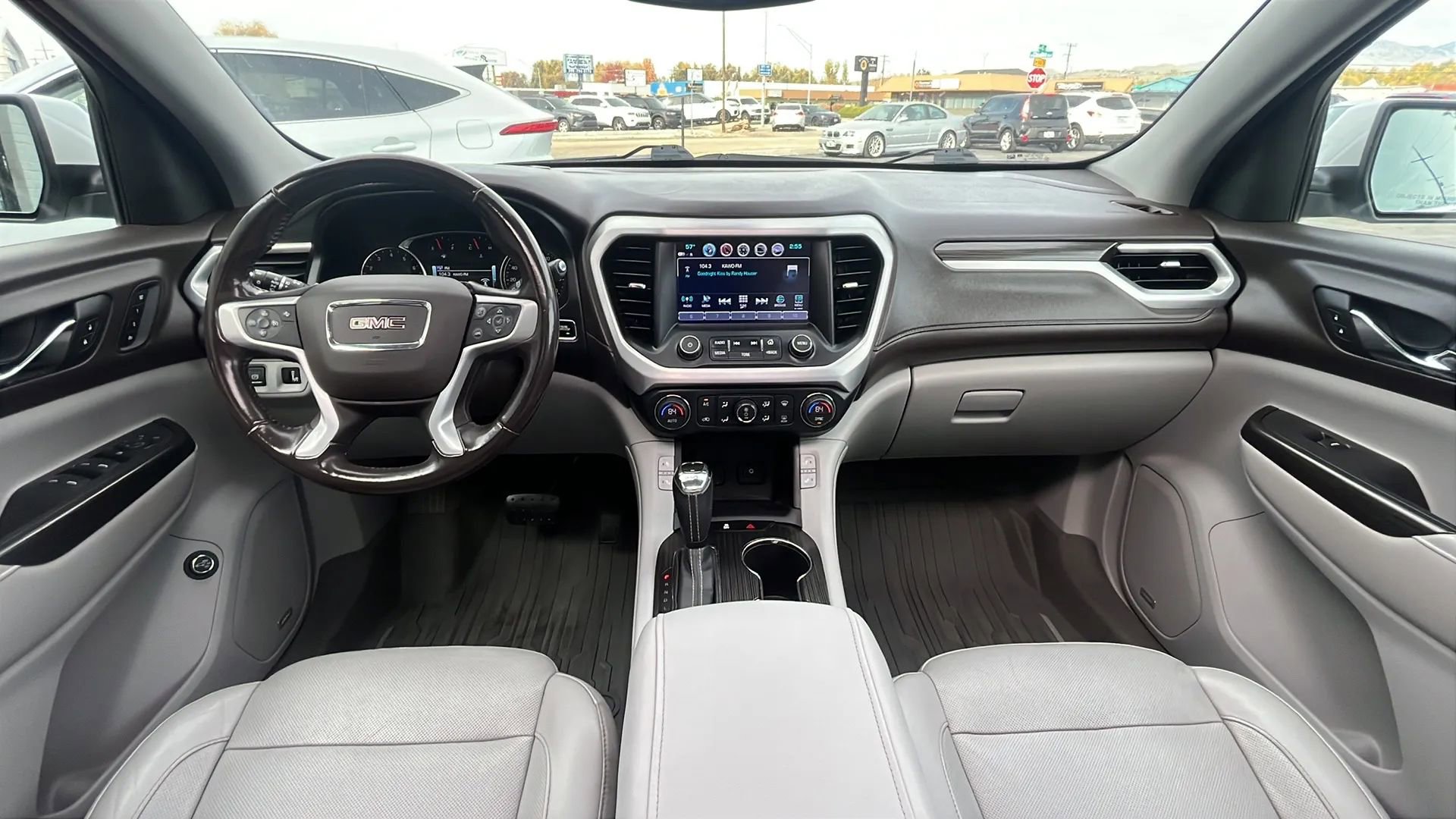 Used 2019 GMC Acadia SLT image 13