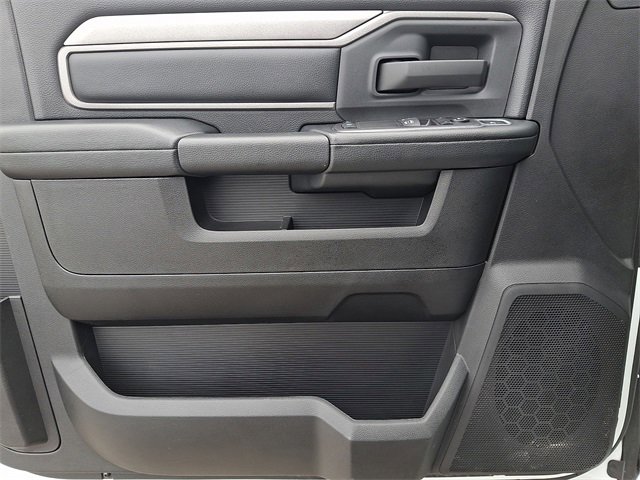 Used 2024 RAM 2500 Tradesman w/ Chrome Appearance Group image 12