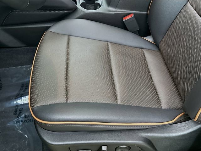 Used 2023 GMC Canyon AT4 w/ AT4 Premium Package image 21