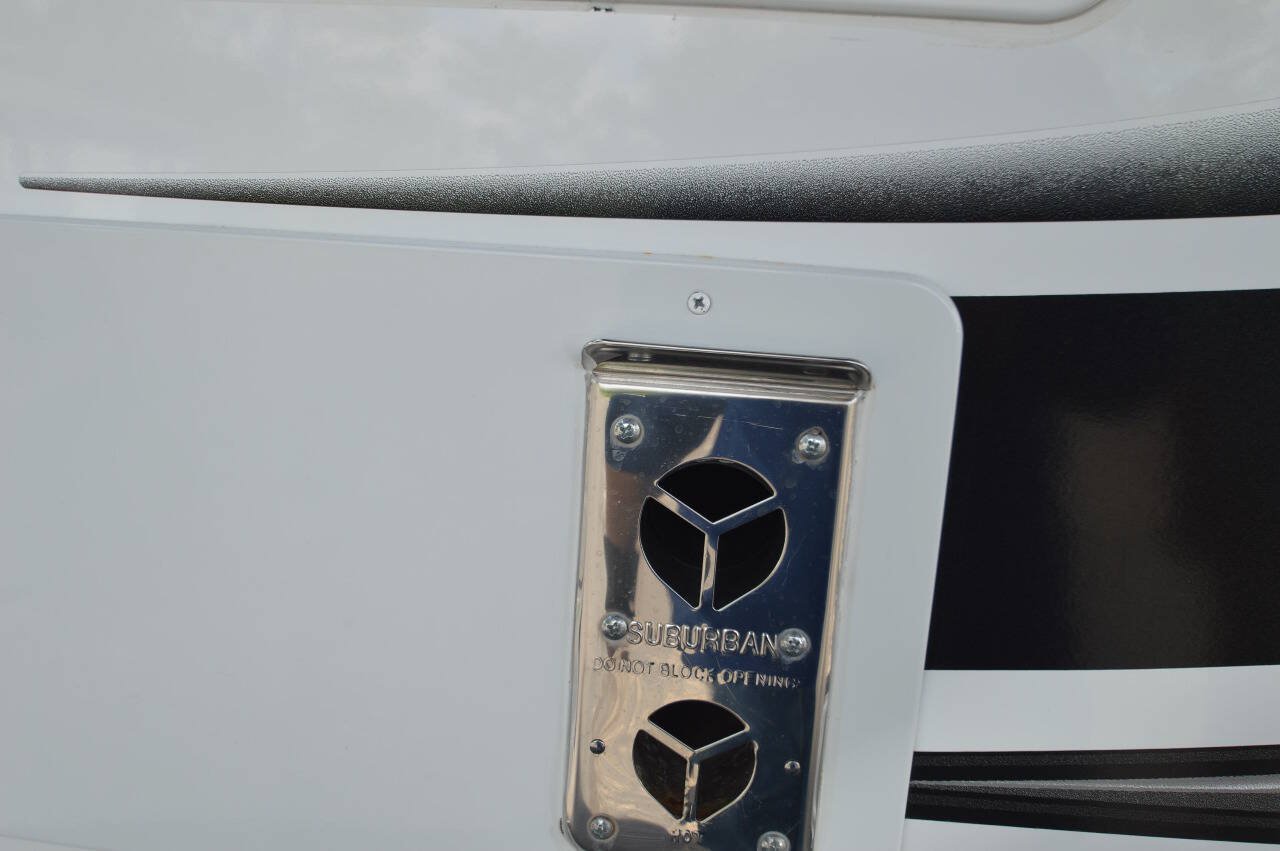 Used 2019 Ford E-450 and Econoline 450 Super Duty w/ Motorhome Prep Package RWD image 33