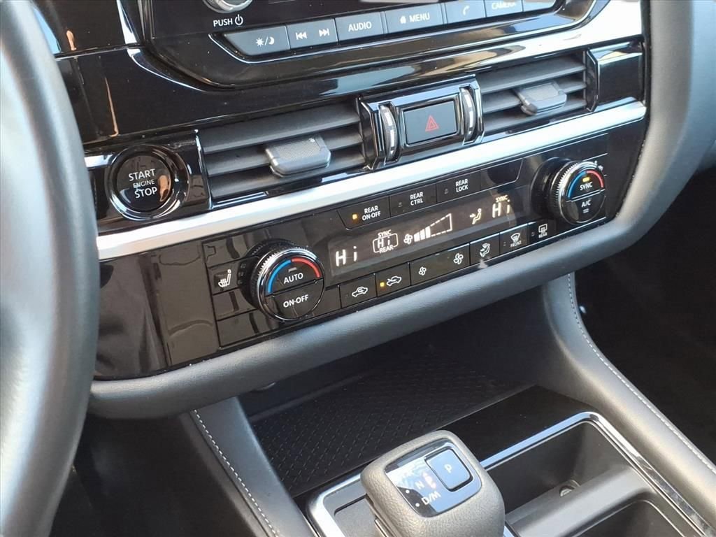 Used 2025 Nissan Pathfinder SV image 29