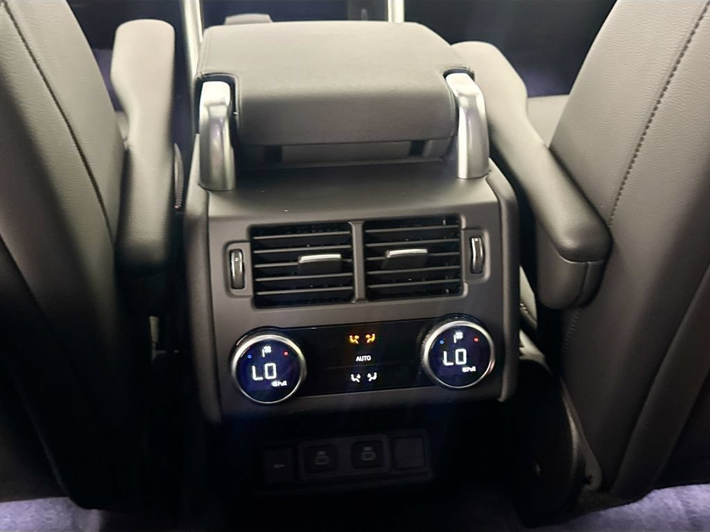 New 2026 Land Rover Discovery S AWD/4WD image 24