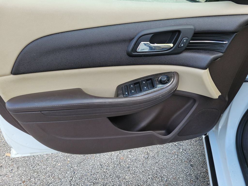 Used 2015 Chevrolet Malibu LT w/ Power Convenience Package FWD image 16