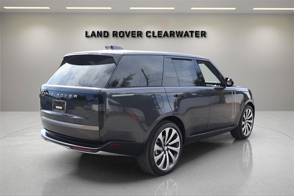 New 2025 Land Rover Range Rover SE image 5
