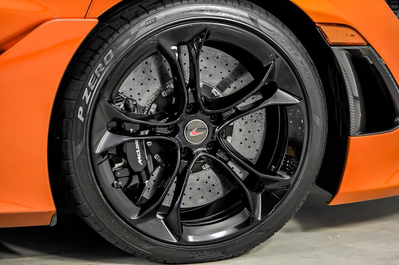 Used 2018 McLaren 720S Performance RWD image 19