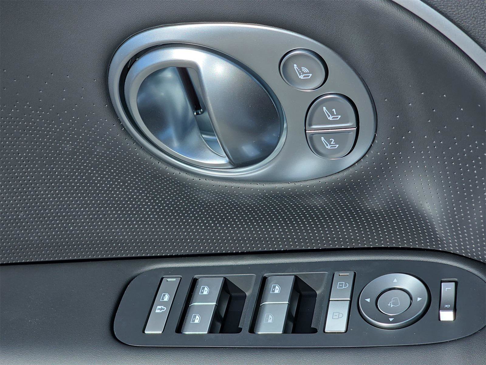 New 2026 Hyundai Ioniq 9 Calligraphy image 32