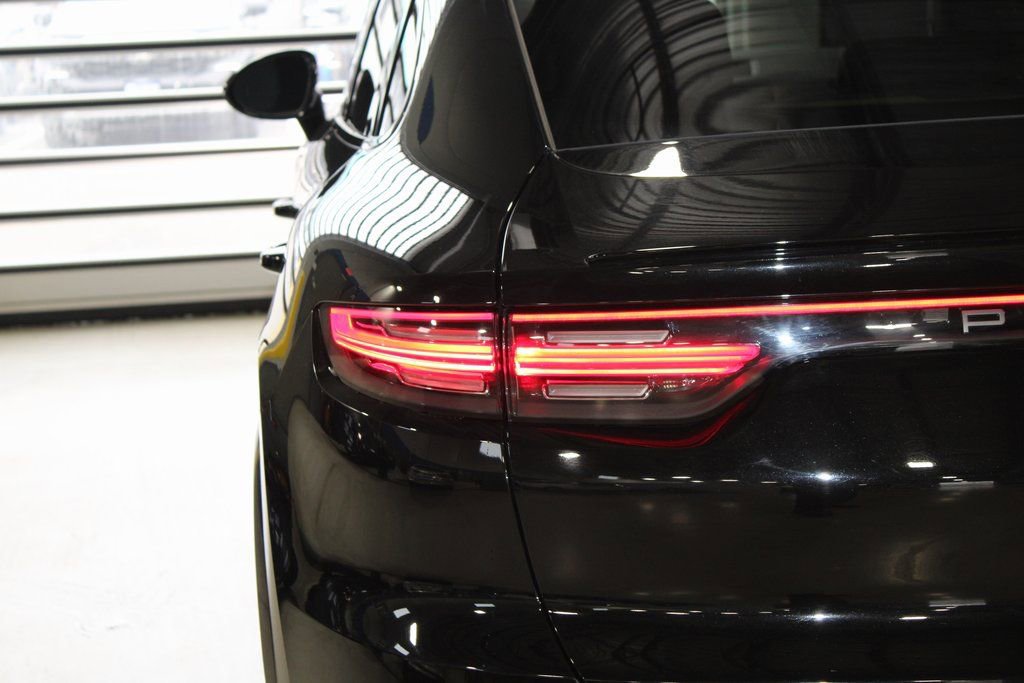 Used 2023 Porsche Cayenne S Platinum w/ Premium Package Plus image 44