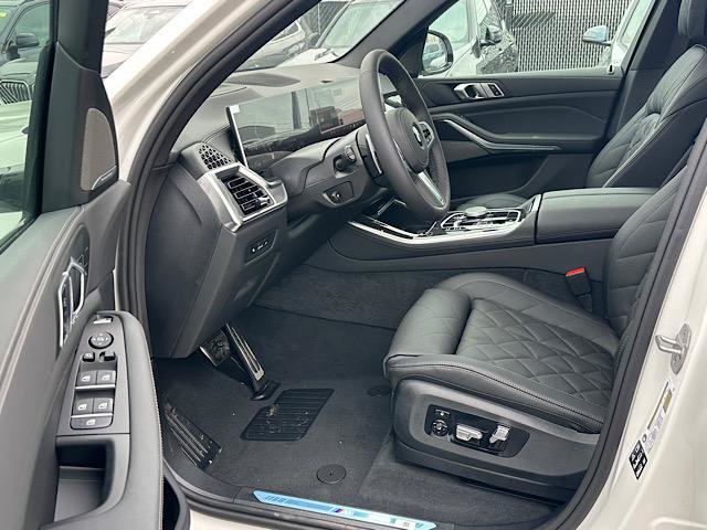 Used 2026 BMW X5 xDrive40i w/ M Sport Package AWD/4WD image 4