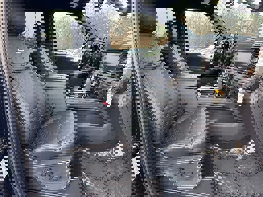 New 2026 Ford F250 Platinum w/ FX4 Off-Road Package AWD/4WD image 27