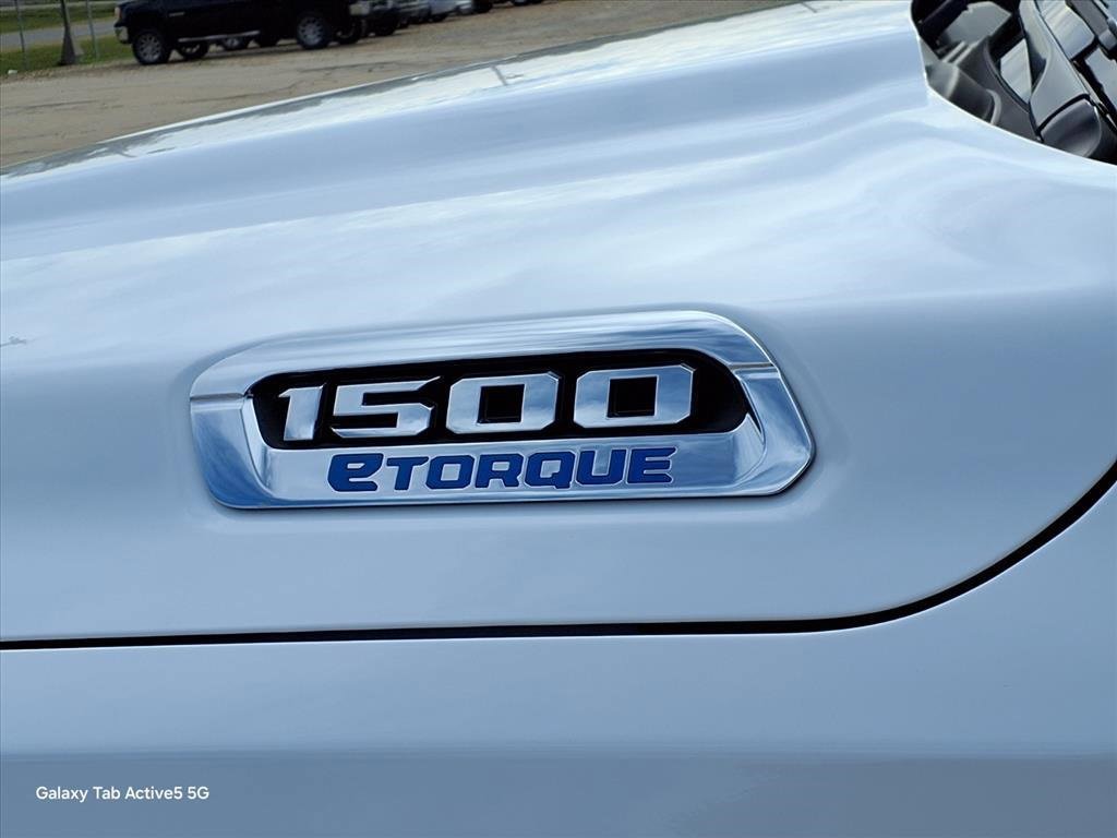 New 2026 RAM 1500 4x4 Crew Cab image 30