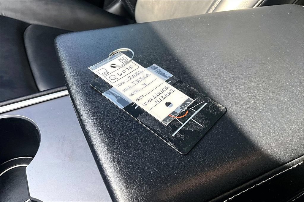 Used 2022 Tesla Model Y Long Range AWD/4WD image 11