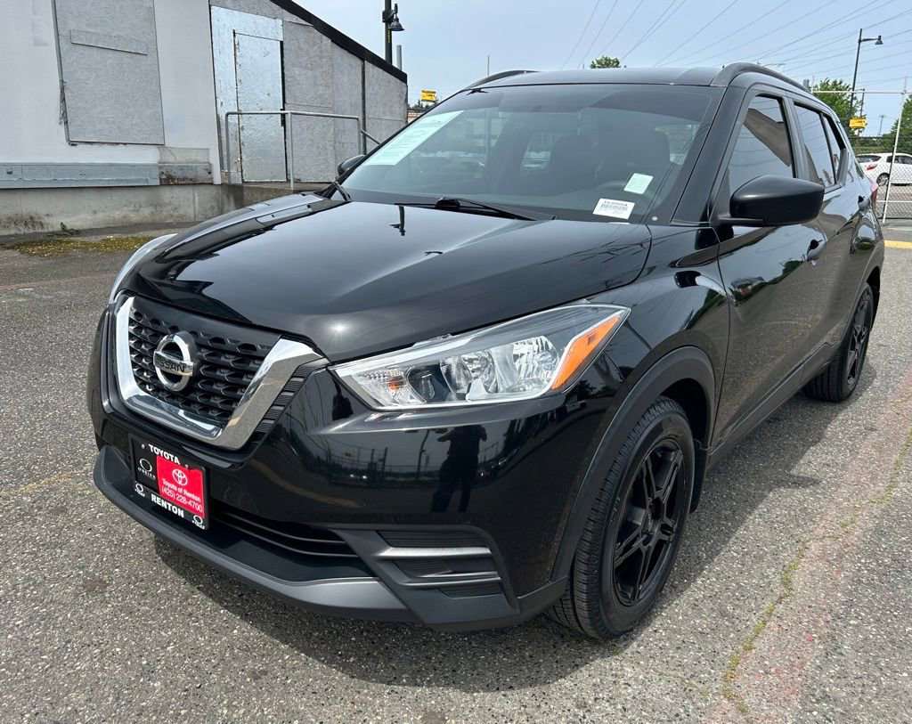 Used 2018 Nissan Kicks S FWD image 1