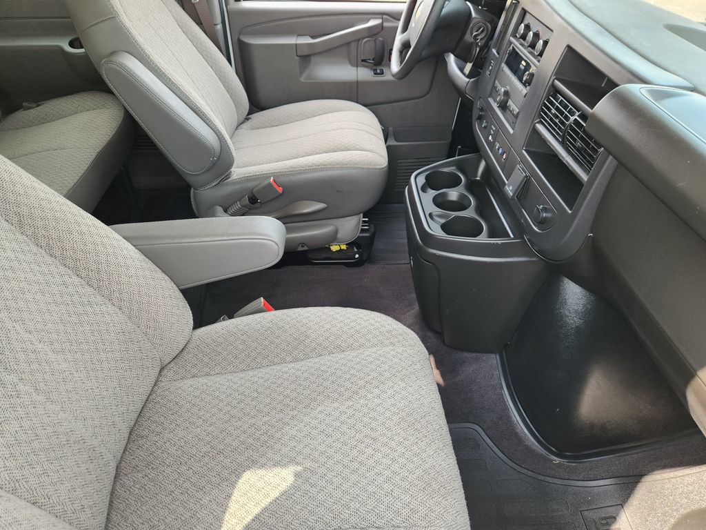 Used 2025 Chevrolet Express 3500 LS RWD image 15