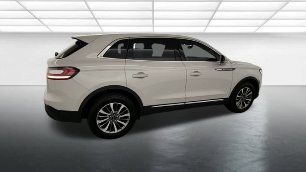 Used 2023 Lincoln Nautilus AWD image 8