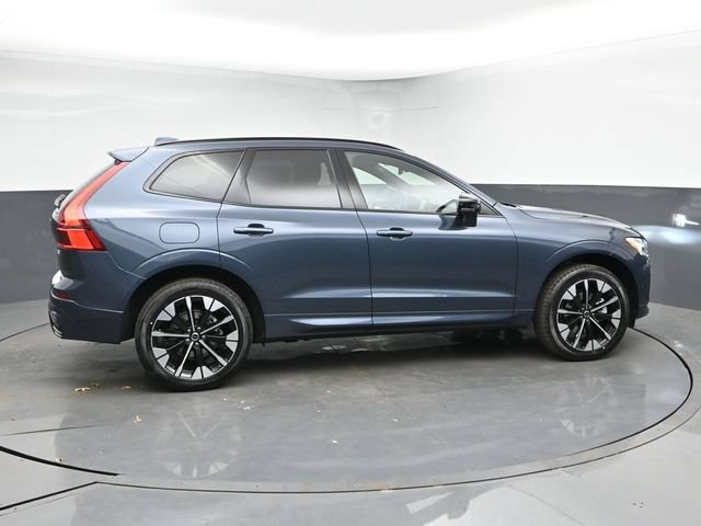 New 2026 Volvo XC60 B5 Plus w/ Protection Package Premier AWD/4WD image 9