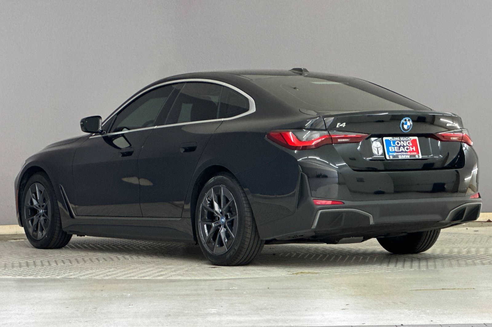 Certified 2024 BMW i4 eDrive35 w/ Premium Package image 3