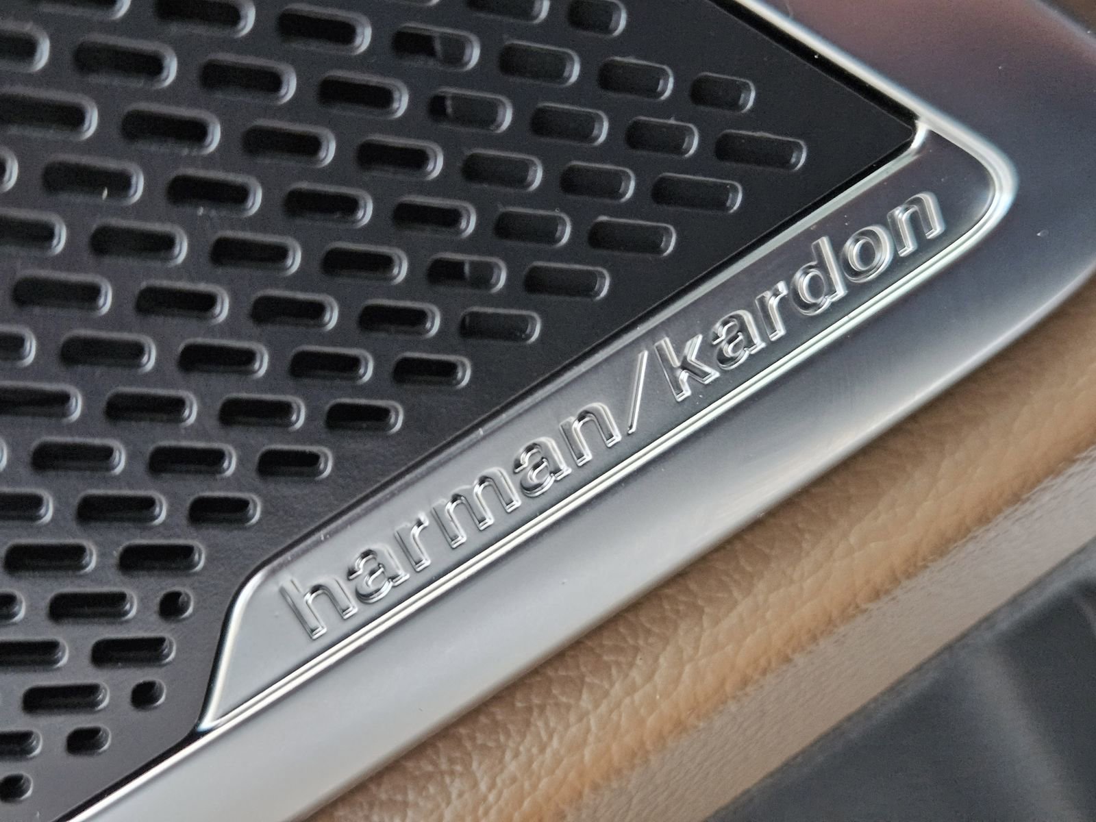 Used 2022 Kia Telluride SX w/ SX Prestige Package image 26