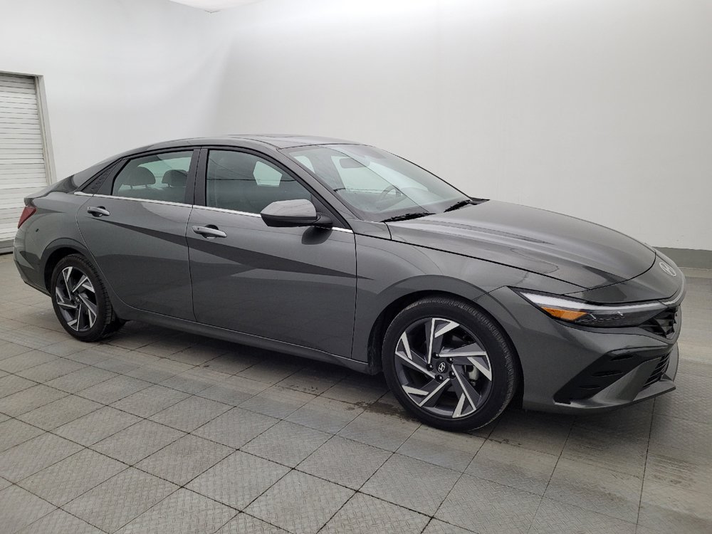 Used 2025 Hyundai Elantra SEL FWD image 11