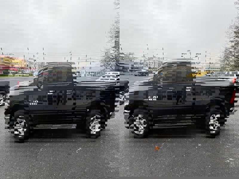 Used 2014 RAM 1500 Classic SLT image 3