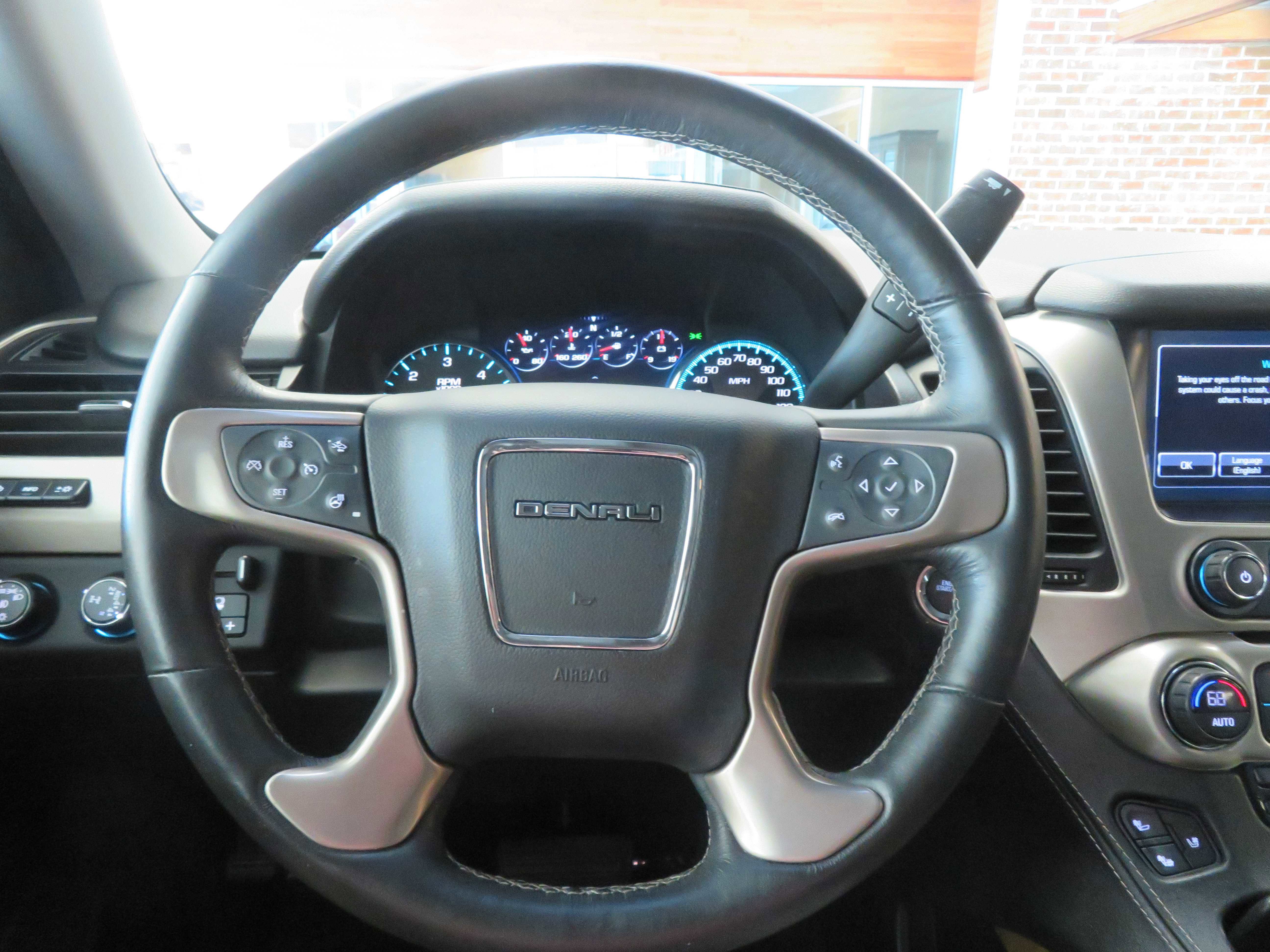 Used 2017 GMC Yukon XL Denali w/ Open Road Package AWD/4WD image 33