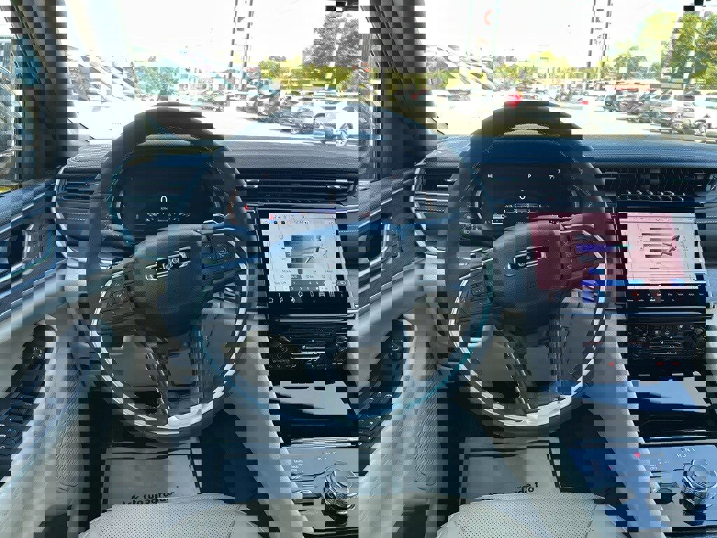 Used 2024 Jeep Grand Cherokee Limited w/ Luxury Tech Group II image 17