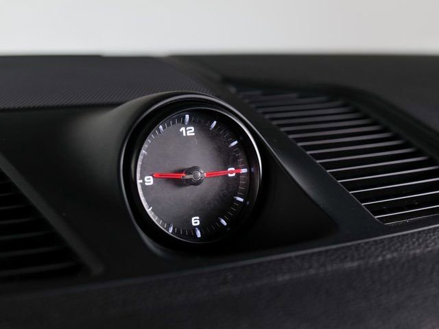 Certified 2023 Porsche Cayenne Platinum Edition image 23