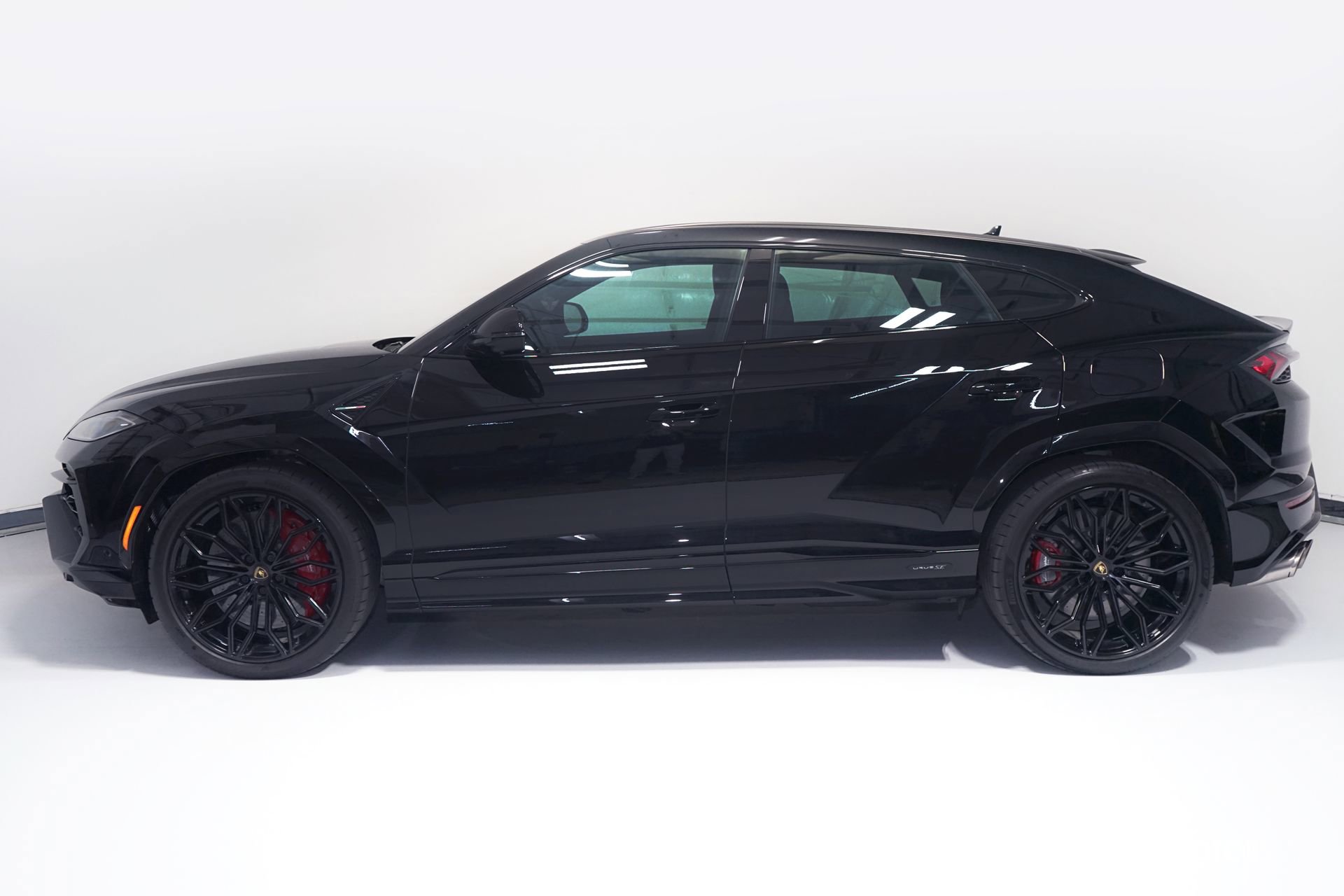 Used 2026 Lamborghini Urus SE AWD/4WD image 5