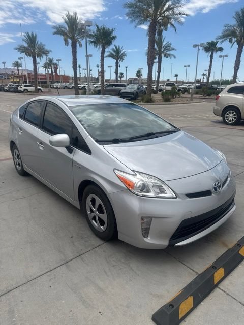 Used 2015 Toyota Prius Three FWD image 2