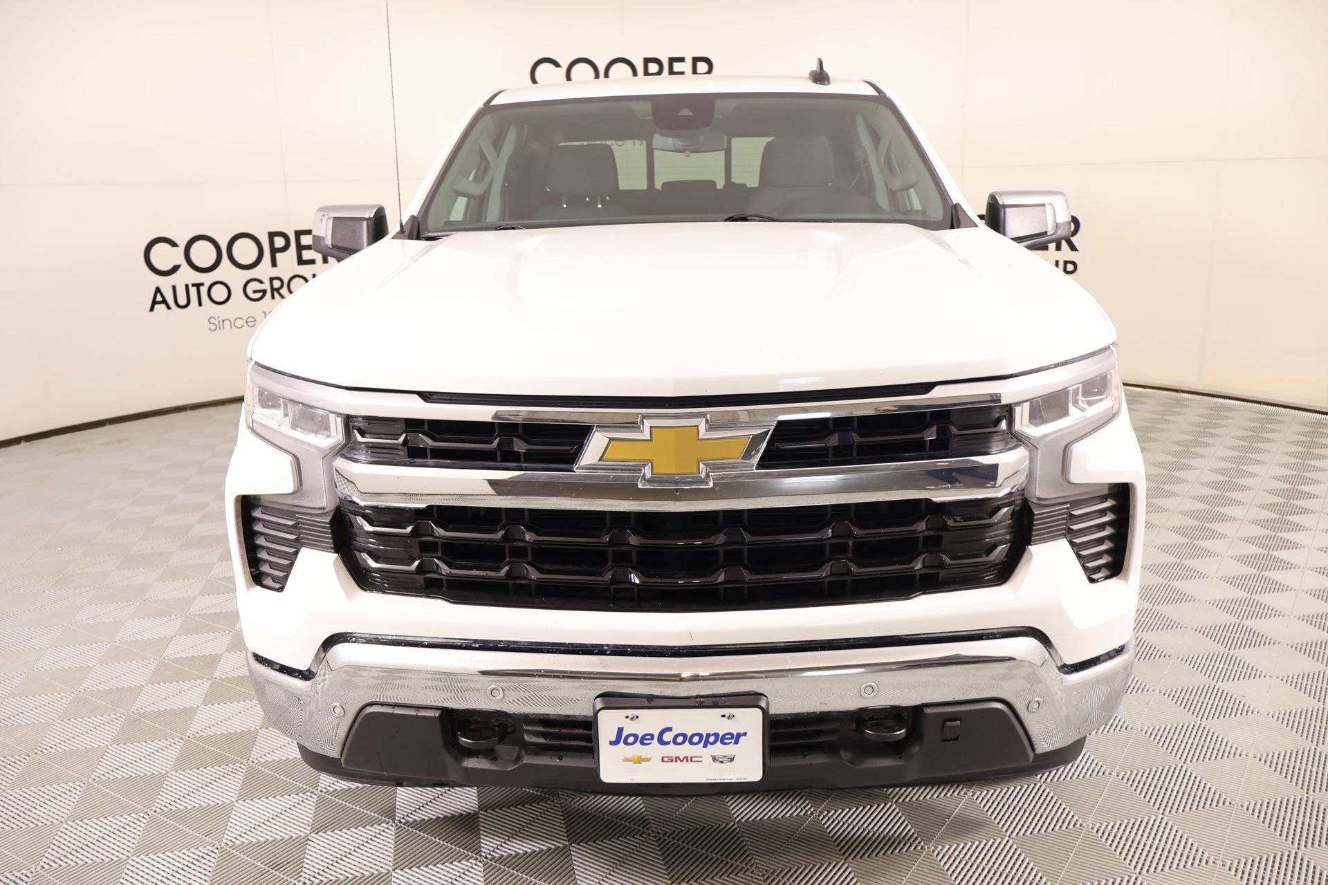 Used 2024 Chevrolet Silverado 1500 LT w/ Convenience Package II image 10