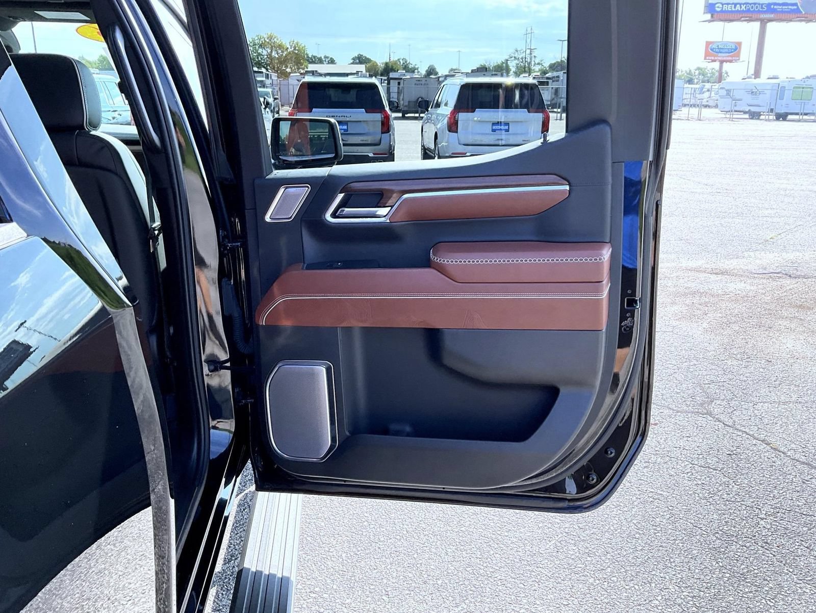 Certified 2026 GMC Sierra 1500 Denali Ultimate AWD/4WD image 17