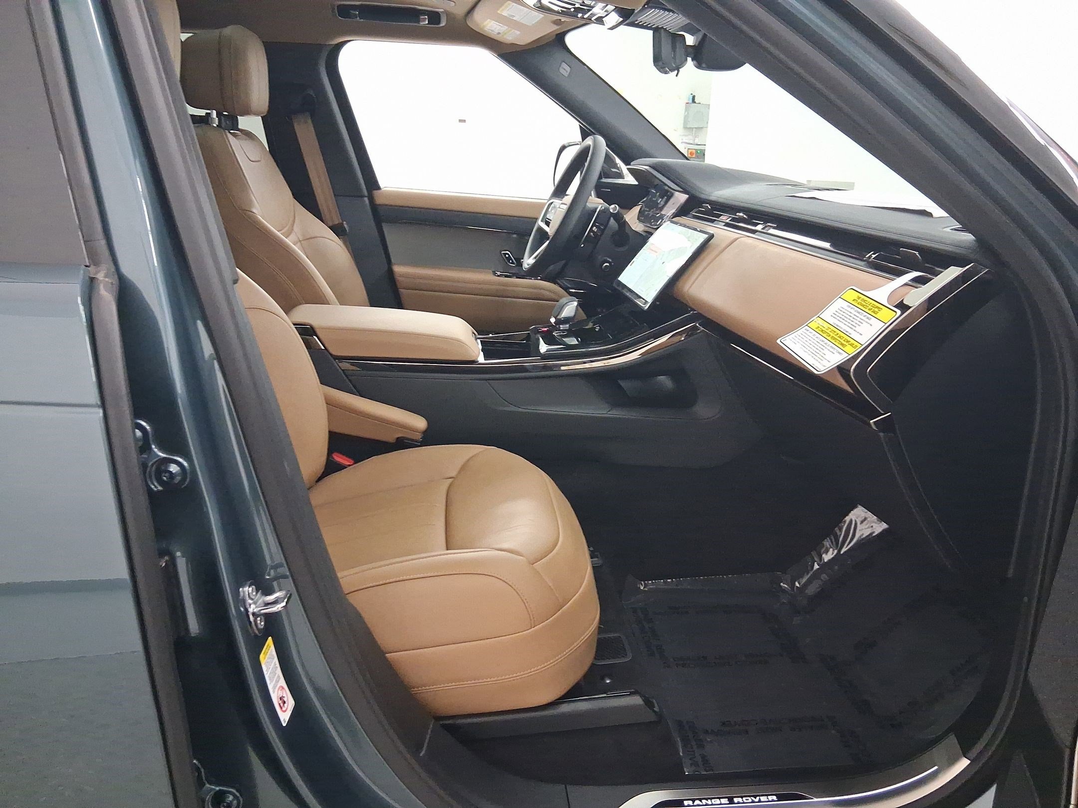 New 2026 Land Rover Range Rover Sport SE AWD/4WD image 32
