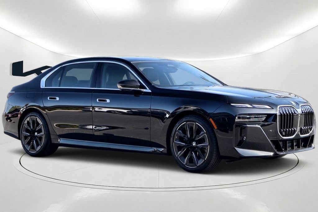 Used 2026 BMW 740i w/ Premium Package RWD image 3