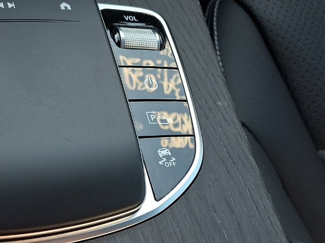 Used 2022 Mercedes-Benz GLC 300 4MATIC image 24