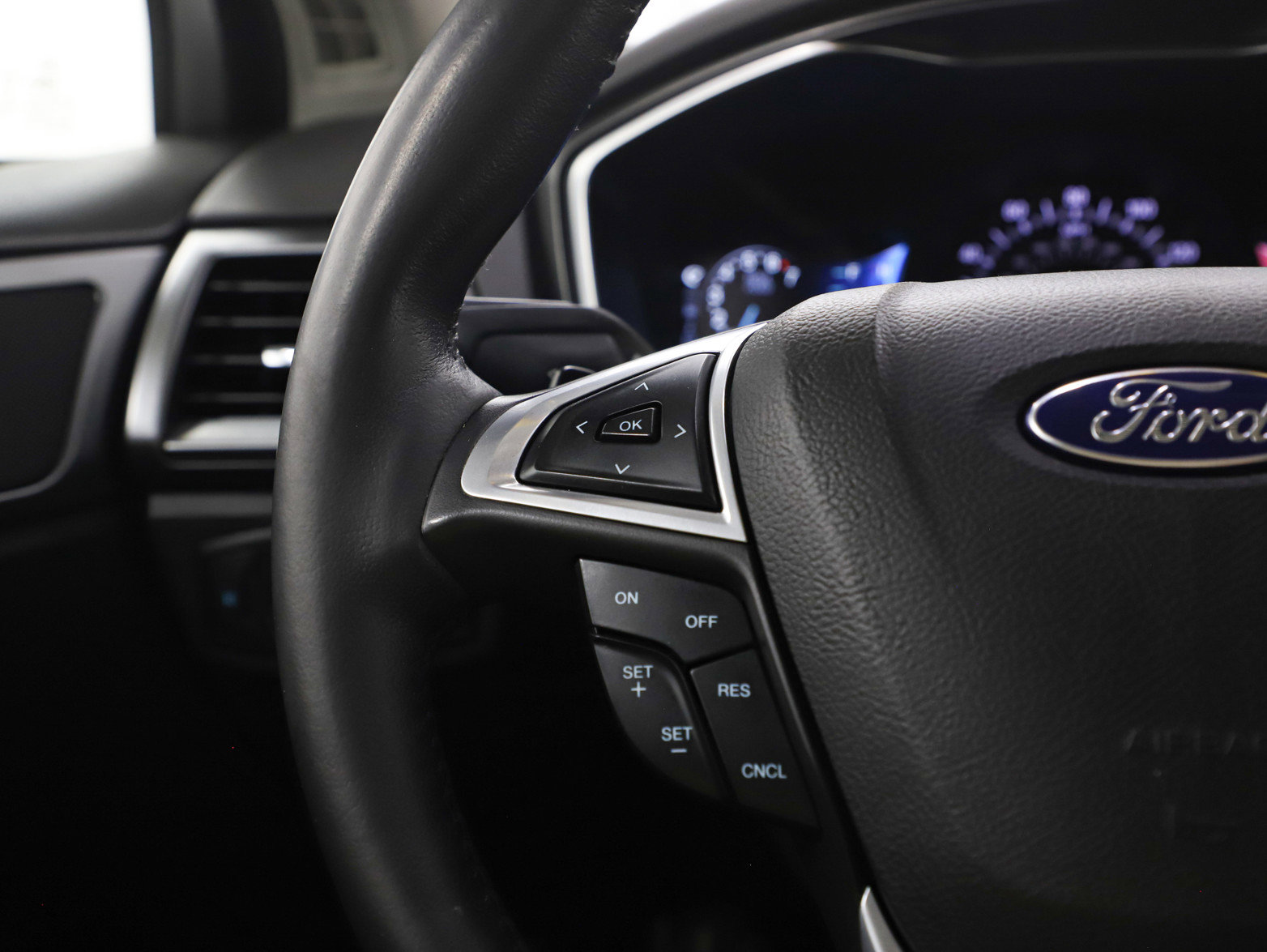 Used 2014 Ford Fusion Titanium image 24