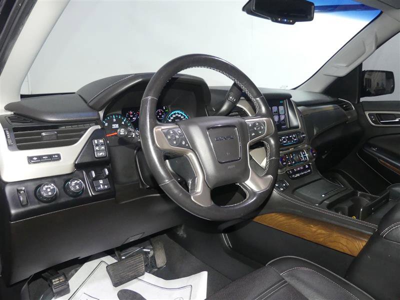 Used 2019 GMC Yukon Denali w/ Denali Ultimate Package AWD/4WD image 23