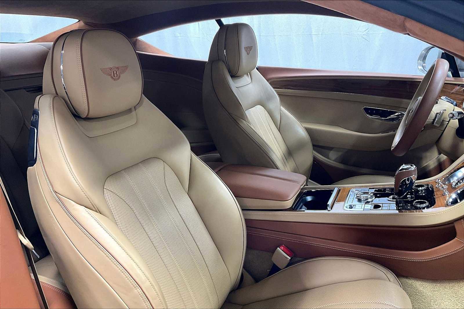 Used 2022 Bentley Continental GT image 31