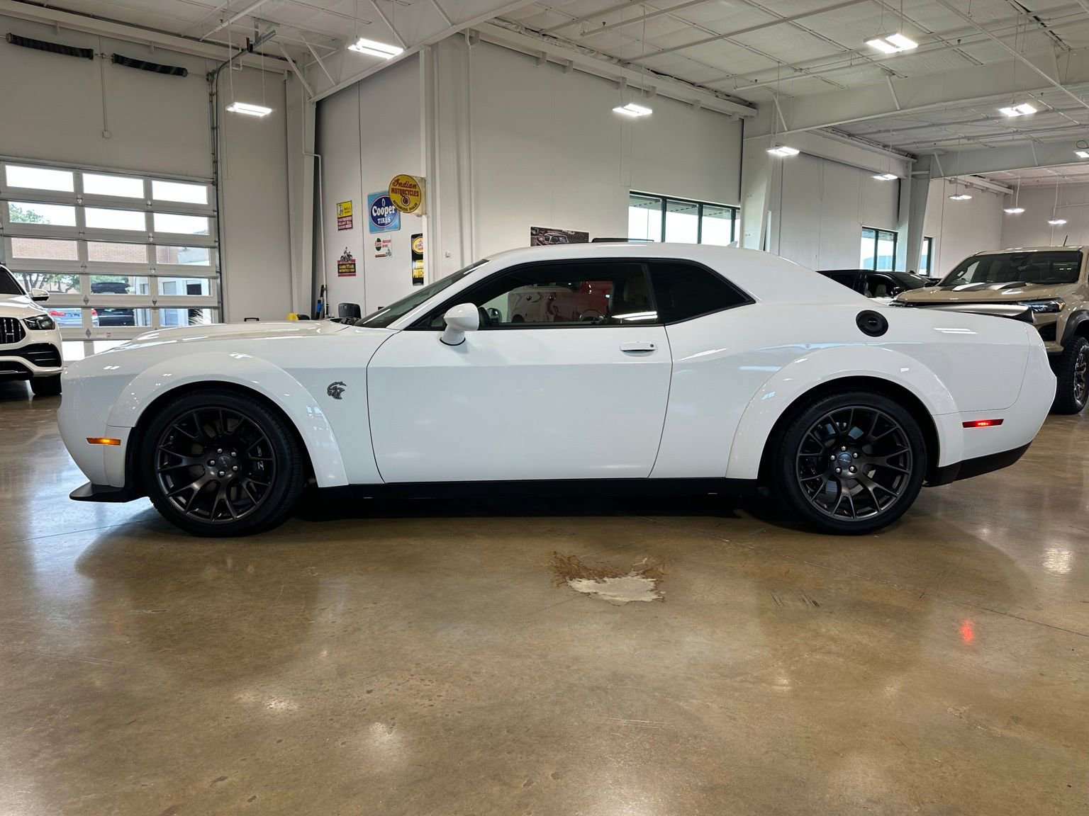 Used 2022 Dodge Challenger SRT Hellcat RWD image 4
