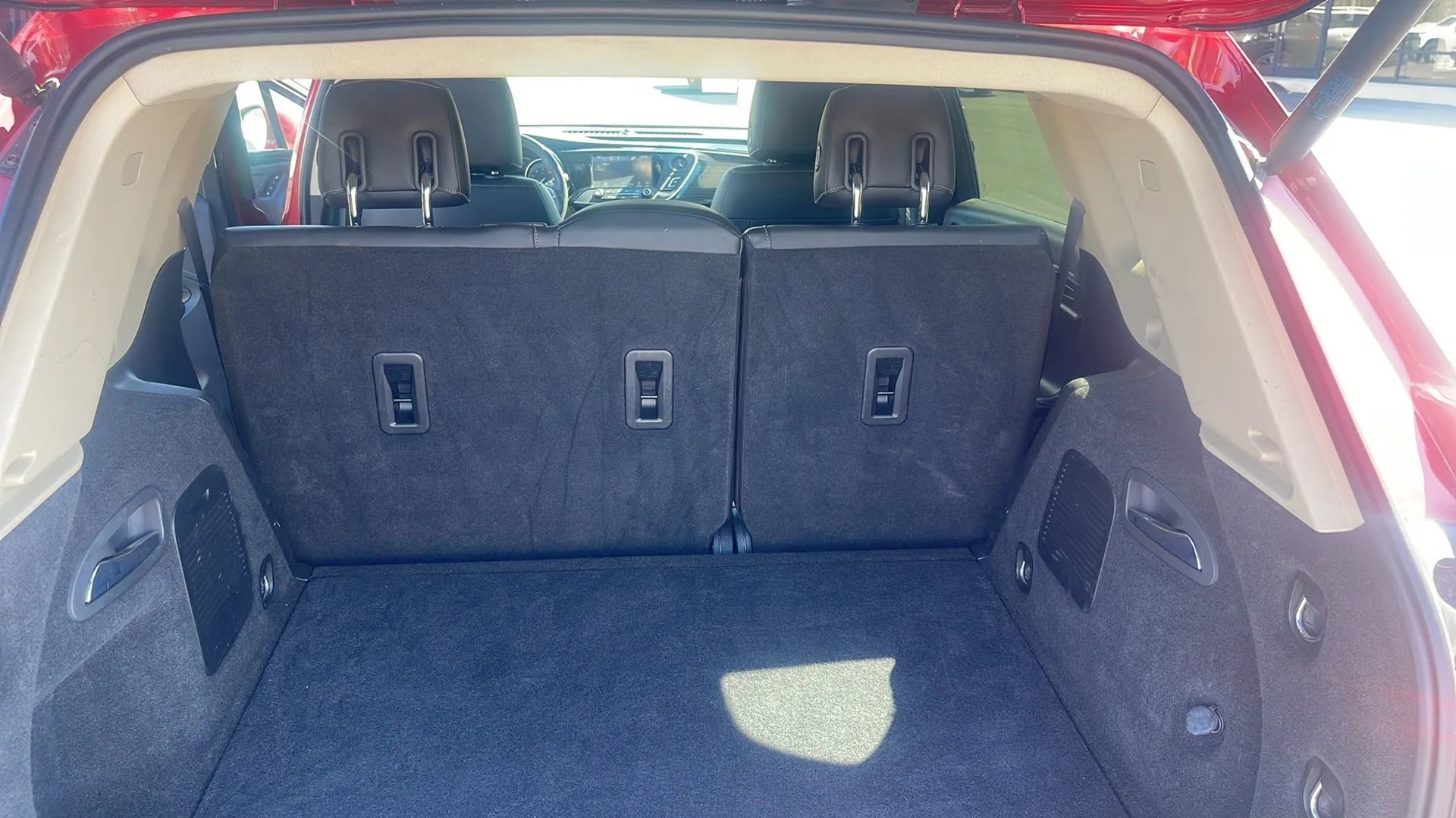 Used 2017 Buick Envision Essence w/ LPO, Cargo Package image 28